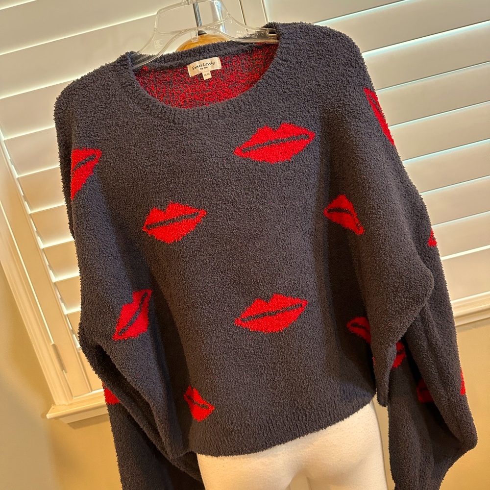 Lip Lounge Set - Picture 4 of 7